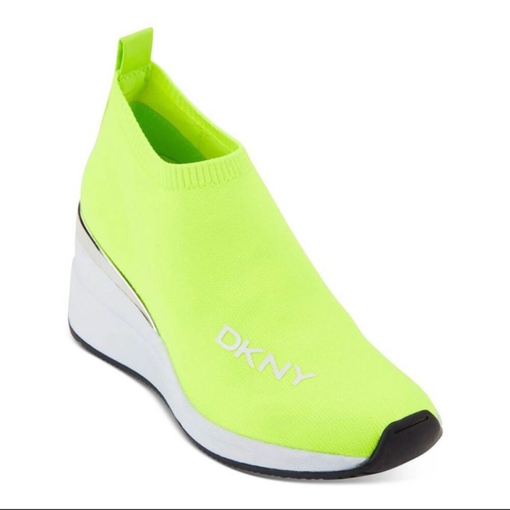 DKNY Womens Green Parks wedge Round Toe Wedge Slip On Sneakers 6.5 w box